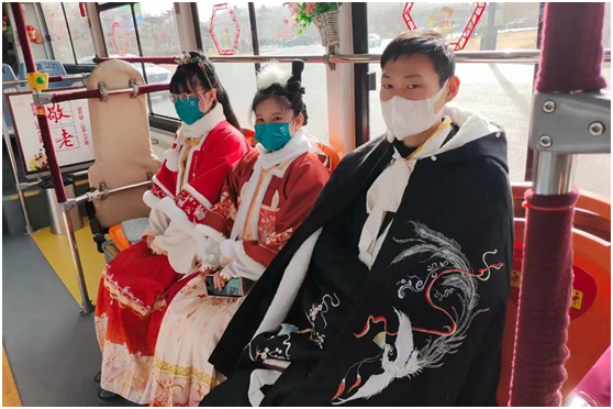 老家河南 心的春運︱熟悉的春節里！ 看洛陽(yáng)公交人的過(guò)年儀式感 